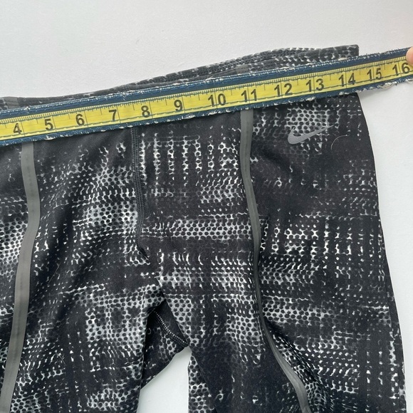 Nike Dri-Fit Reflective Cropped Running Athletic Capri Leggings Black Medium - Picture 6 of 11